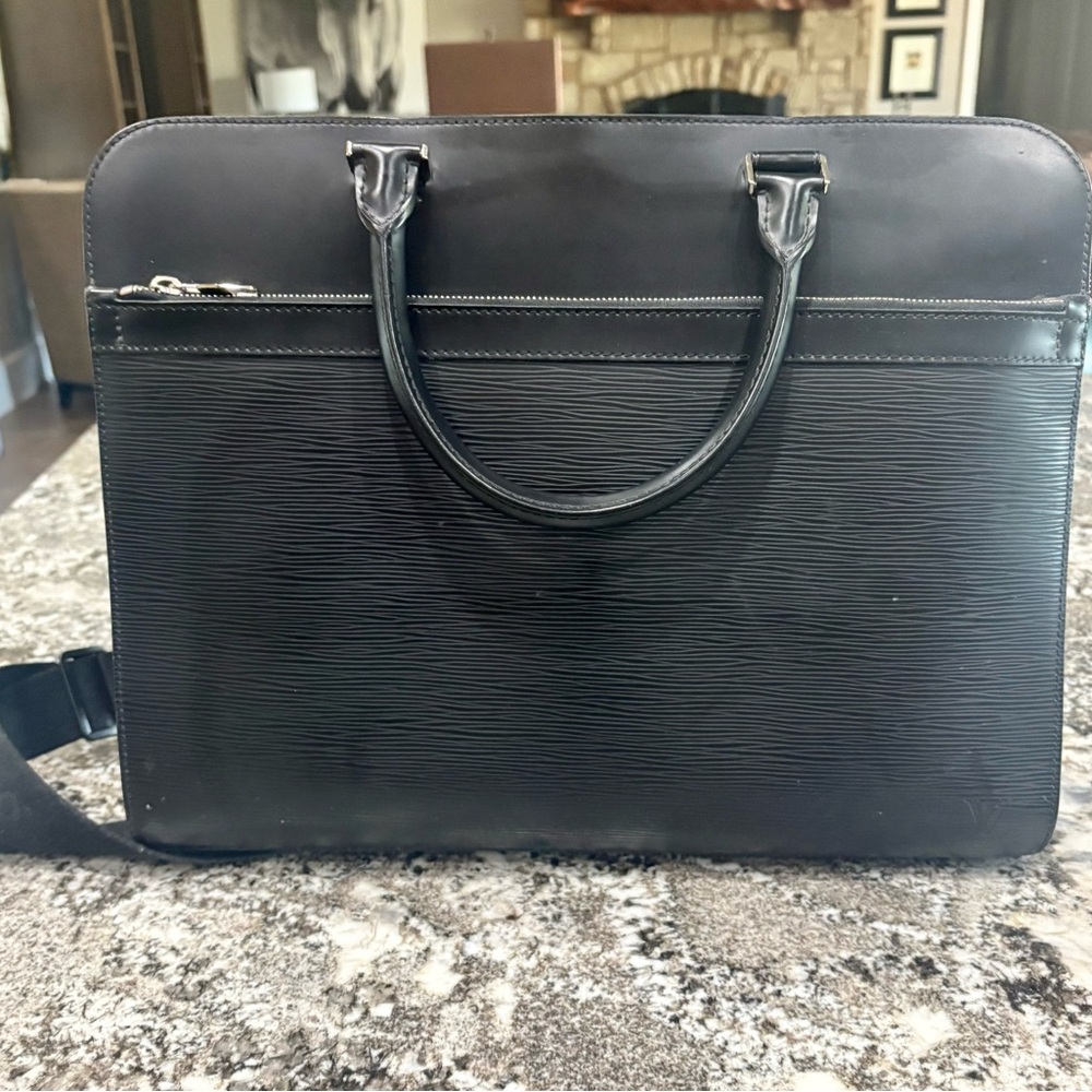 Louis Vuitton Epi Leather Briefcase/Satchel. Fast shipping. - Picture 2 of 13